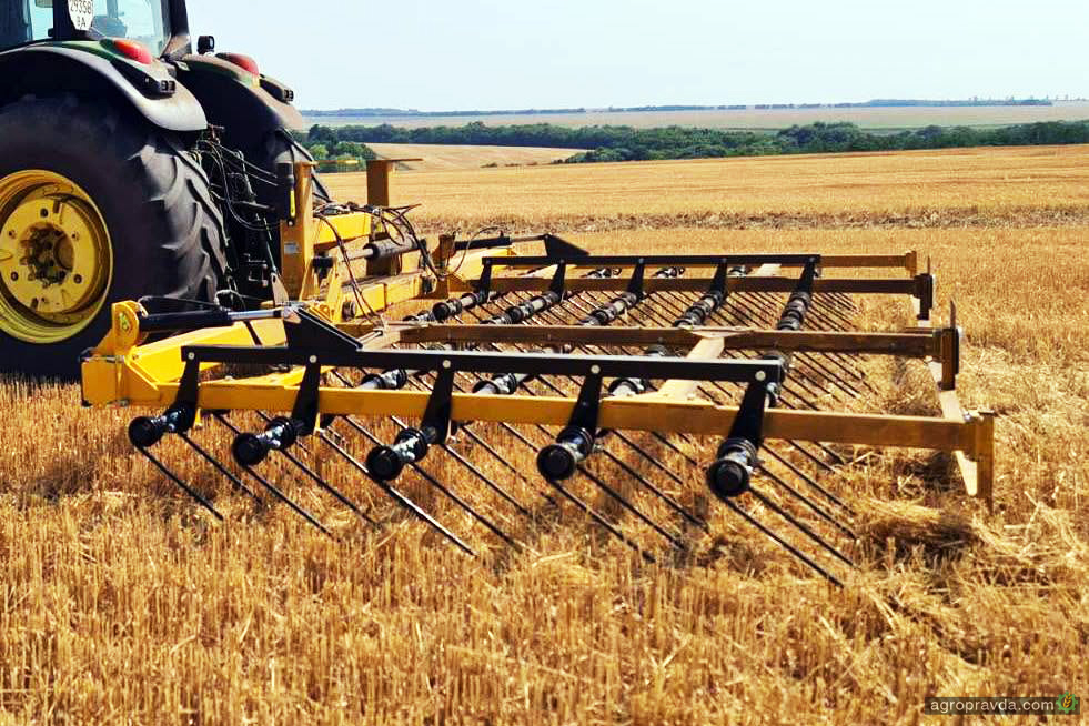 В Кировоградской области показали Claydon Straw Harrow 7,5 в работе
