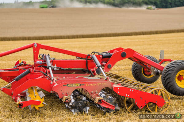 Väderstad Carrier XT 625 із CrossCutter Knife: універсальне рішення для ріпаку та соняшнику
