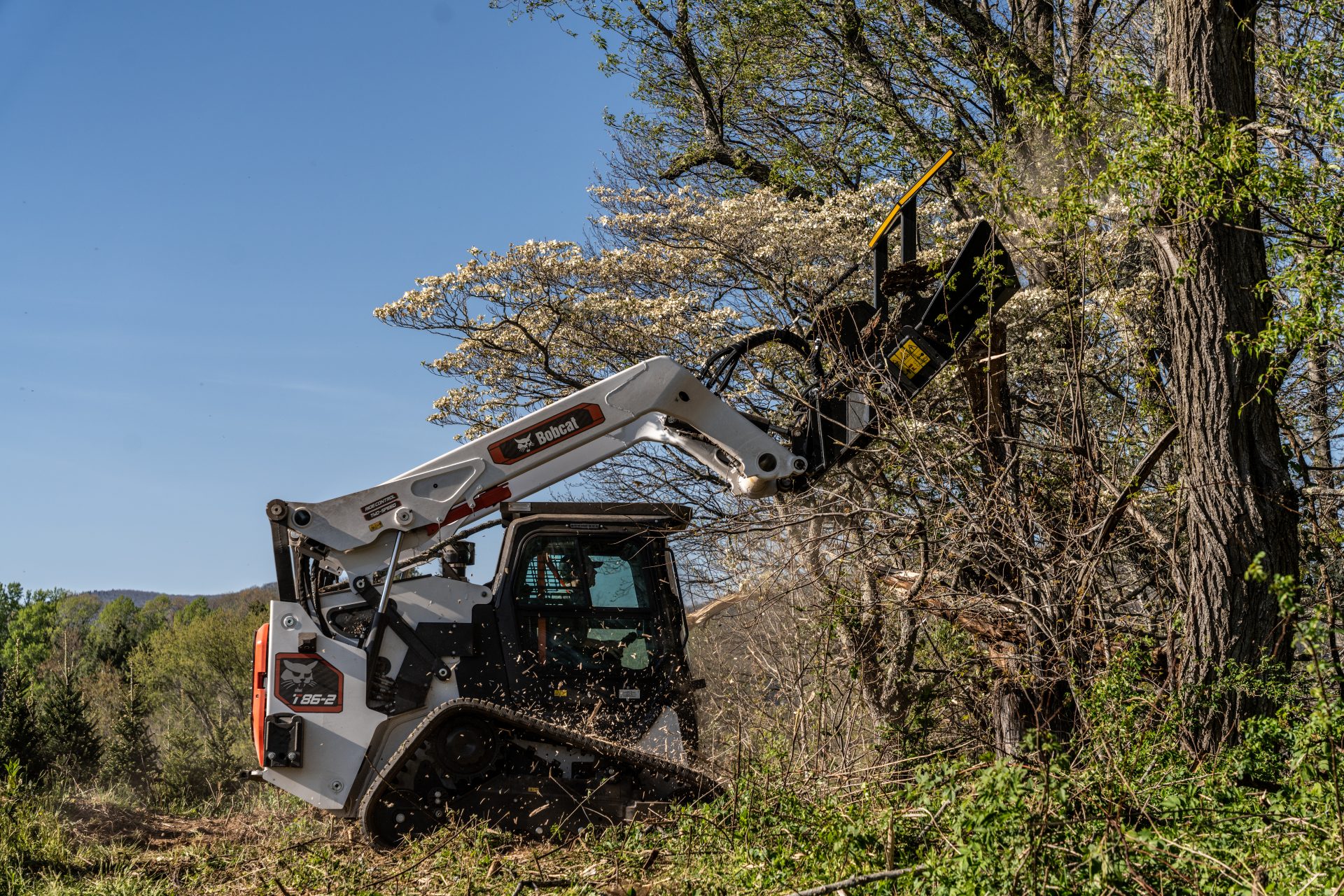 Bobcat T86-2 CTL отримав заводський лісогосподарський пакет