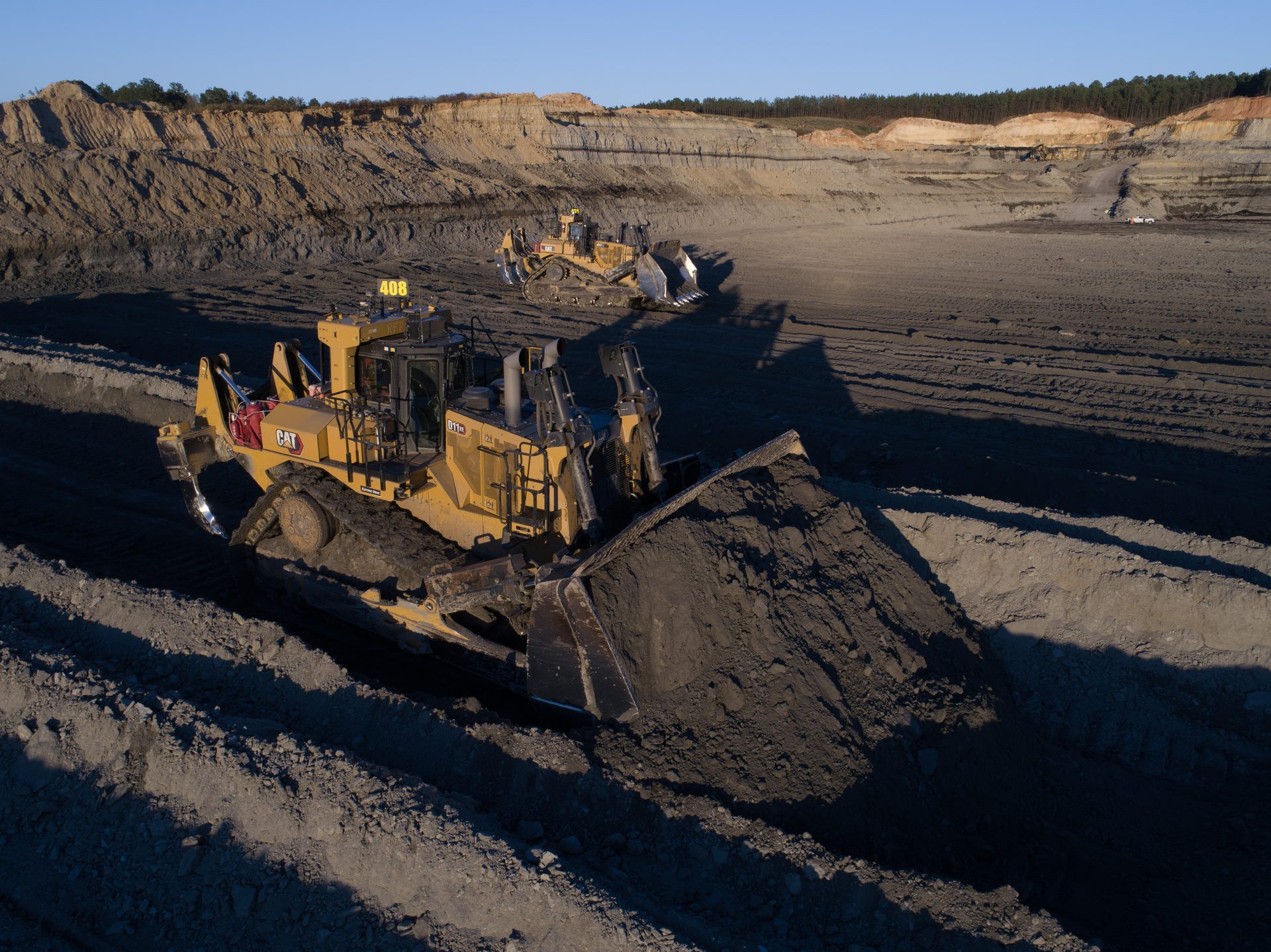 Новый Caterpillar D11 XE перемещает больше грунта при меньшем расходе топлива