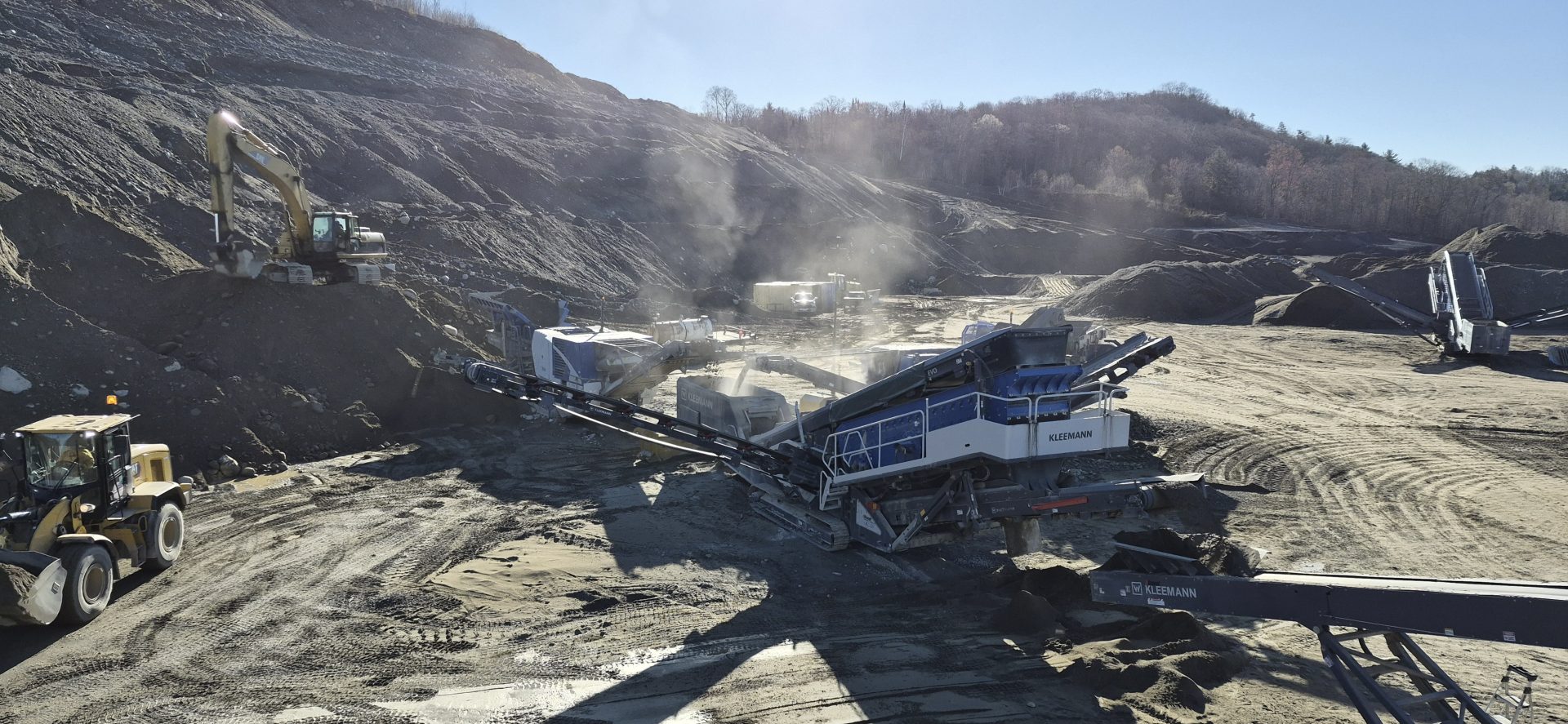 Kleemann помогает обновить дорогу и развивать производство щебня в Garden River First Nation