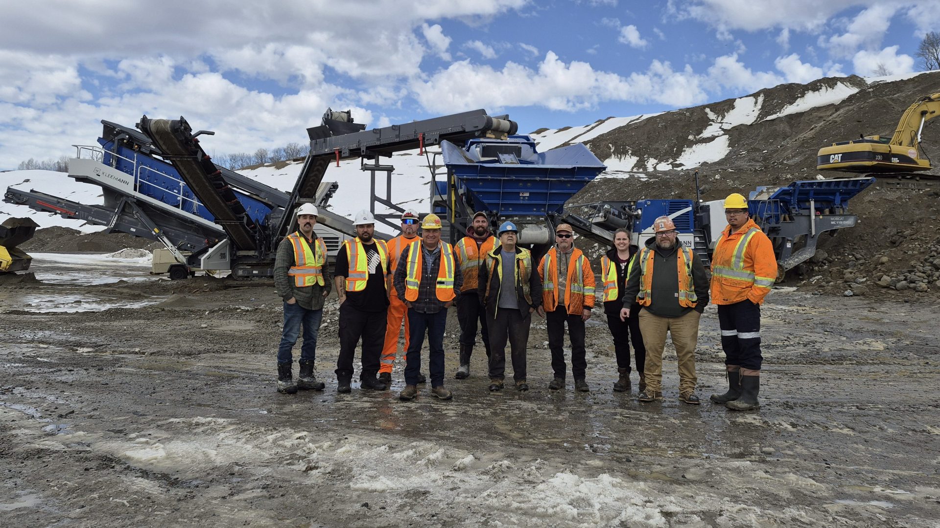 Kleemann помогает обновить дорогу и развивать производство щебня в Garden River First Nation