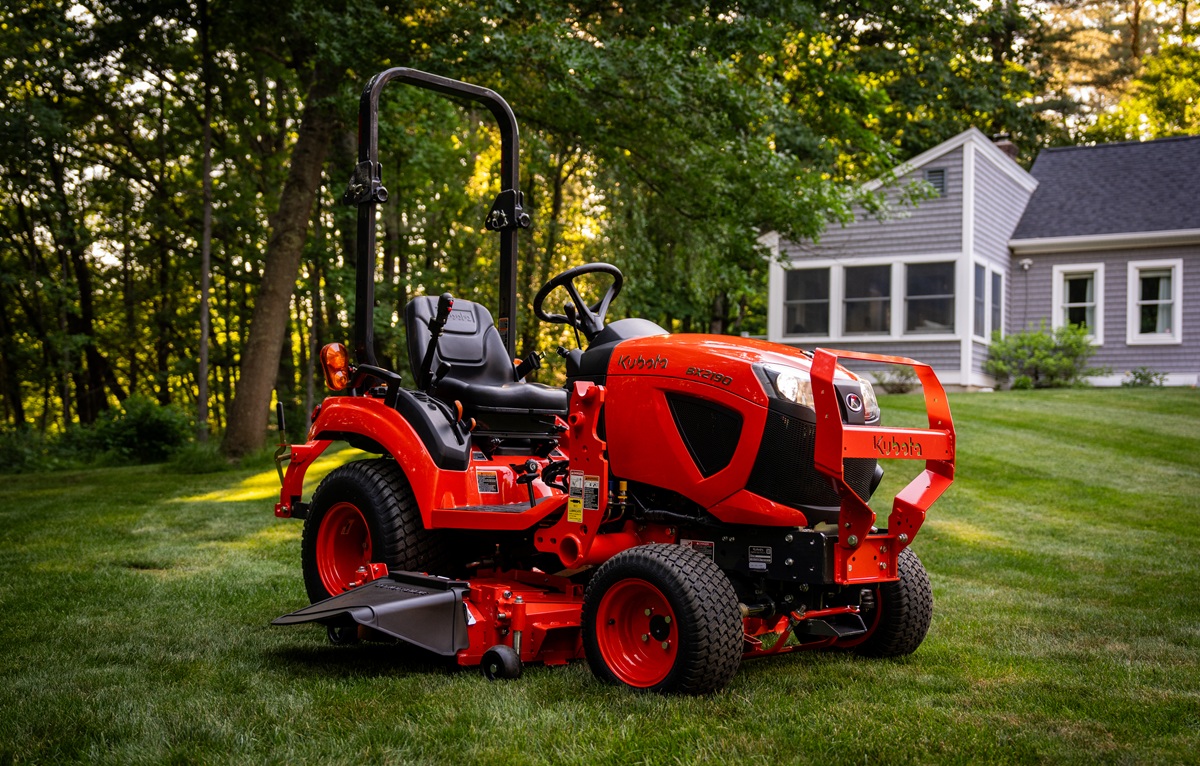Kubota представила новую линейку субкомпактных тракторов BX90 Series