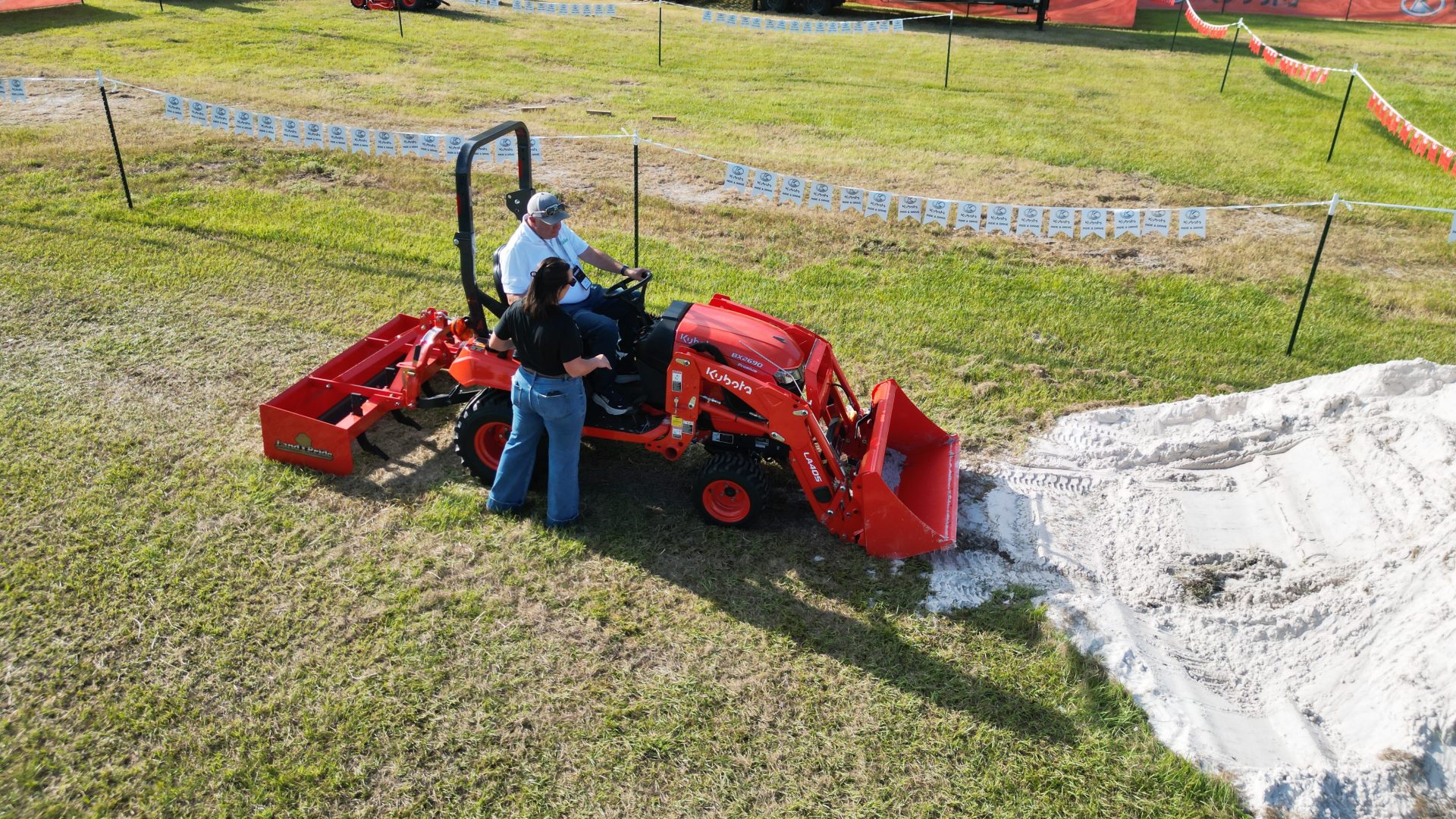 Kubota представила новую линейку субкомпактных тракторов BX90 Series