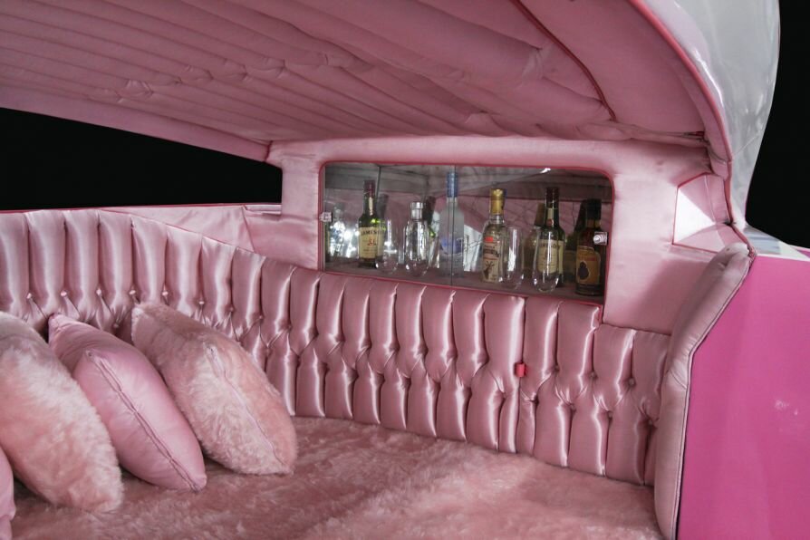 Бар и салон Pink Panther Mobile