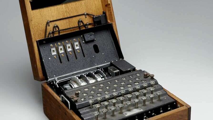Шифровальную машинку Энигма М4 продали за $463500